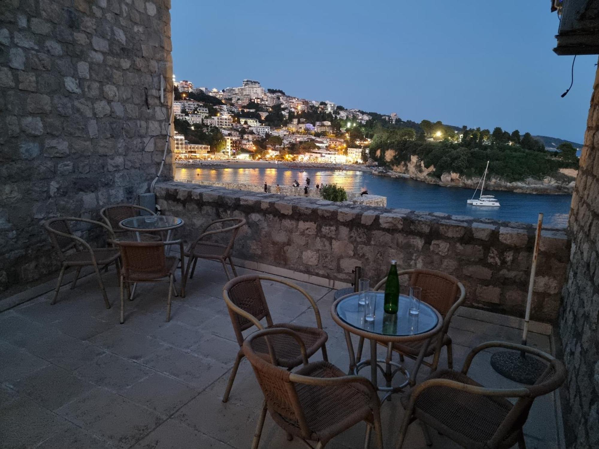Kulla E Balshajve Hotel Ulcinj Exterior photo