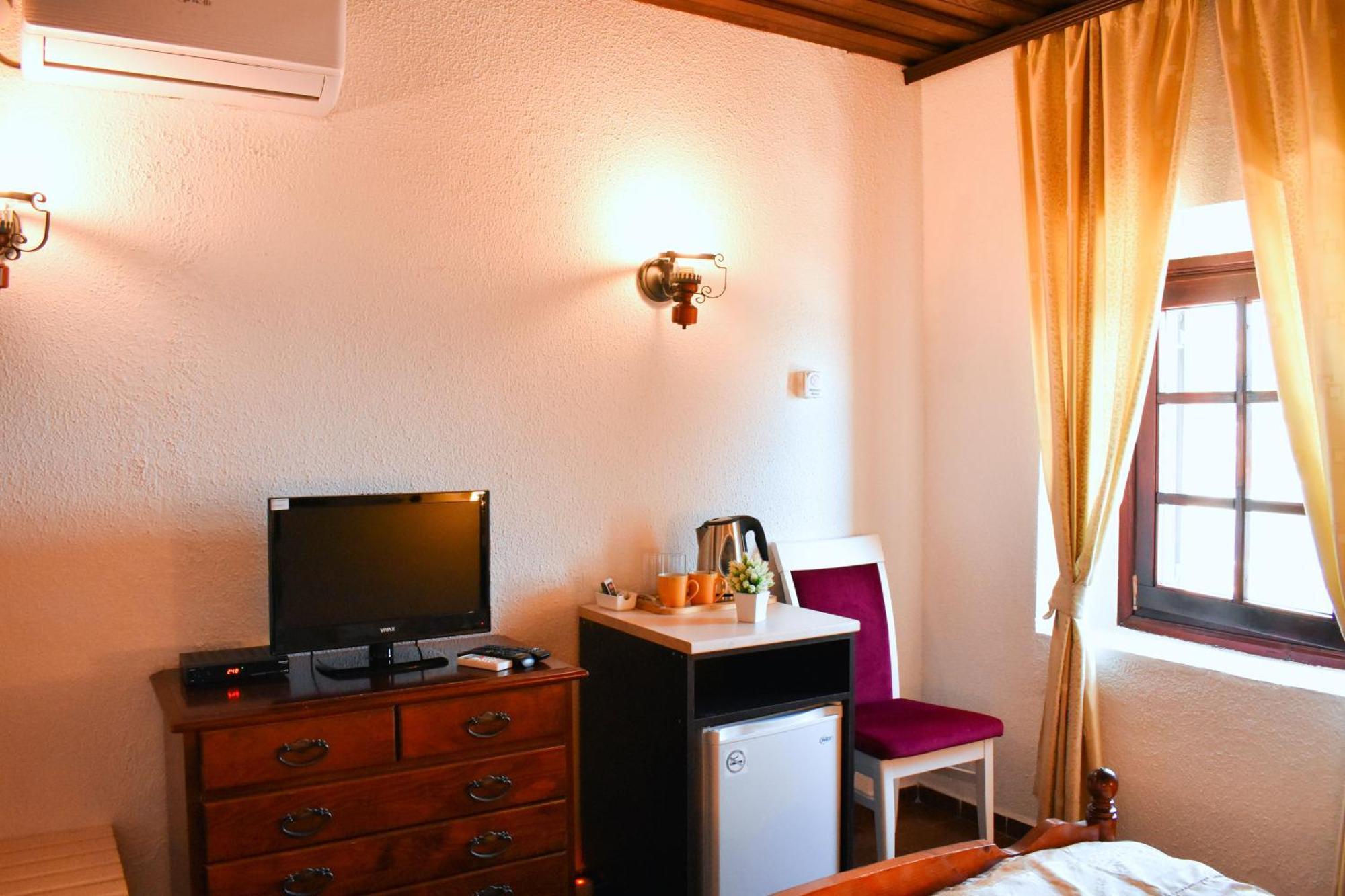 Kulla E Balshajve Hotel Ulcinj Exterior photo