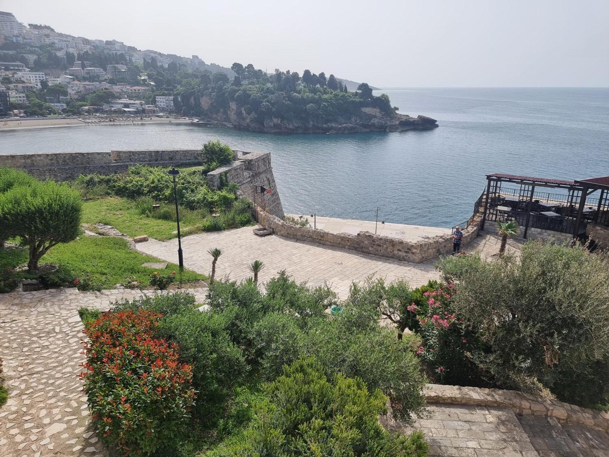 Kulla E Balshajve Hotel Ulcinj Exterior photo