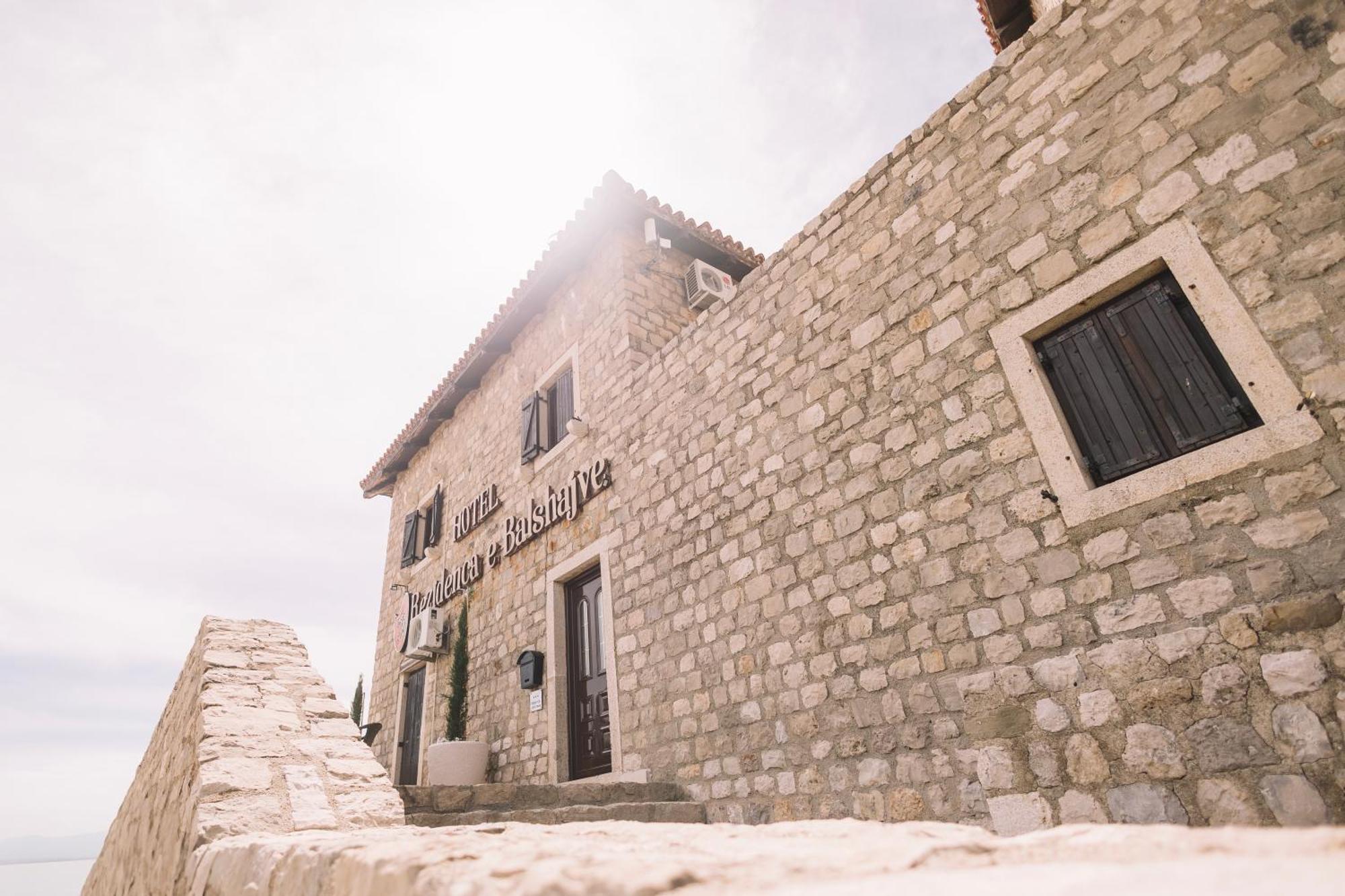 Kulla E Balshajve Hotel Ulcinj Exterior photo