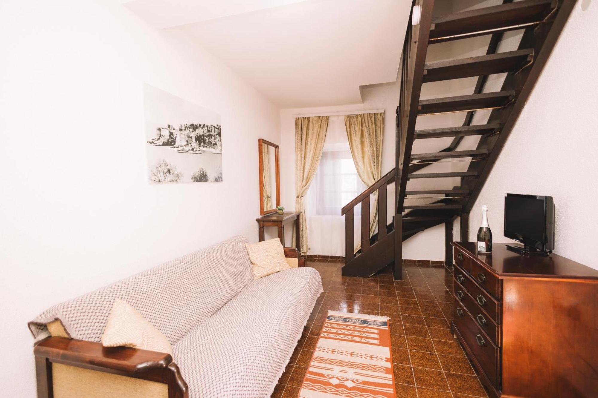 Kulla E Balshajve Hotel Ulcinj Exterior photo