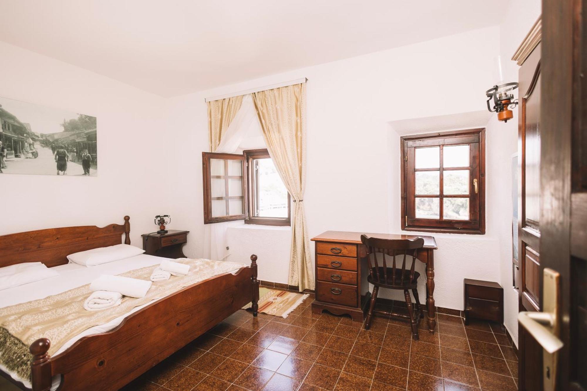 Kulla E Balshajve Hotel Ulcinj Exterior photo